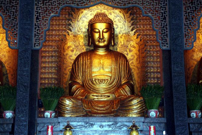 老话说：一人不进庙、二人不看井、三人不抱树，这里面有啥讲究