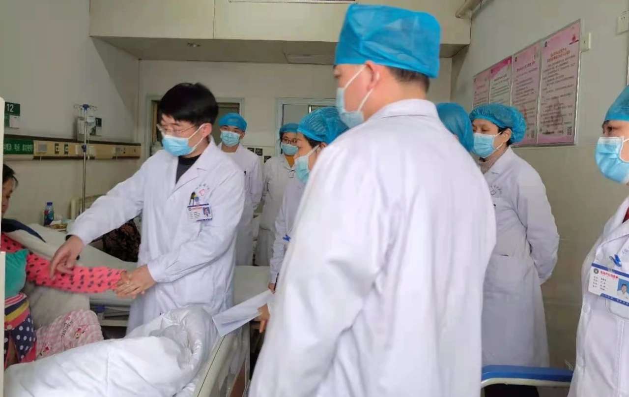 信阳市中心医院圆了渐冻症人做母亲的梦想